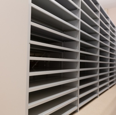 Стеллажи для газет и журналов в хранилище