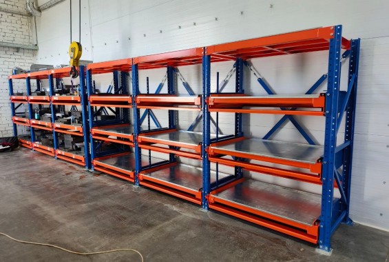 Стеллаж с выкатными платформами со съемной рукояткой