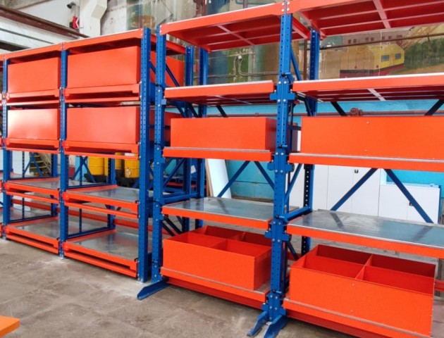 стеллажи с выдвижными полками